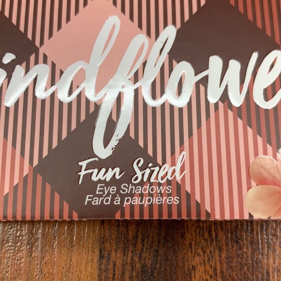 Violet Voss Windflower Fun Sized Eyeshadow Palette - Picture 7 of 11